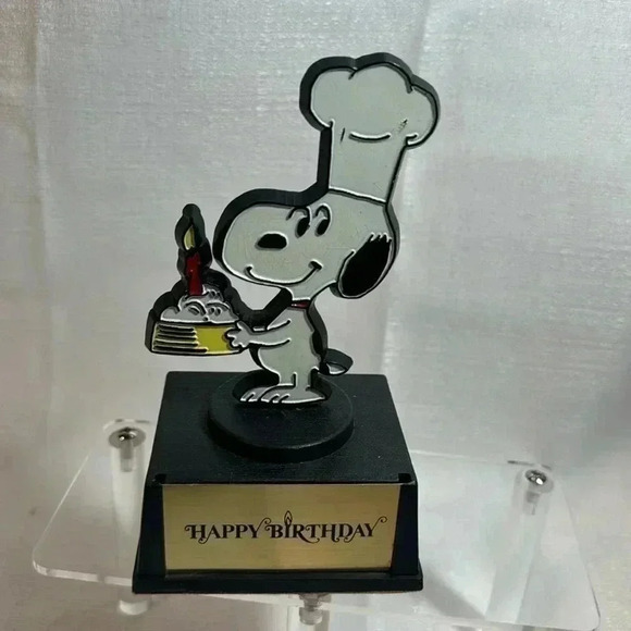 Snoopy Happy Birthday Trophy‎ Vintage 1958-rare-Aviva - Picture 1 of 6